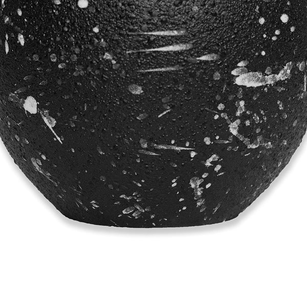 VASE - BLACK