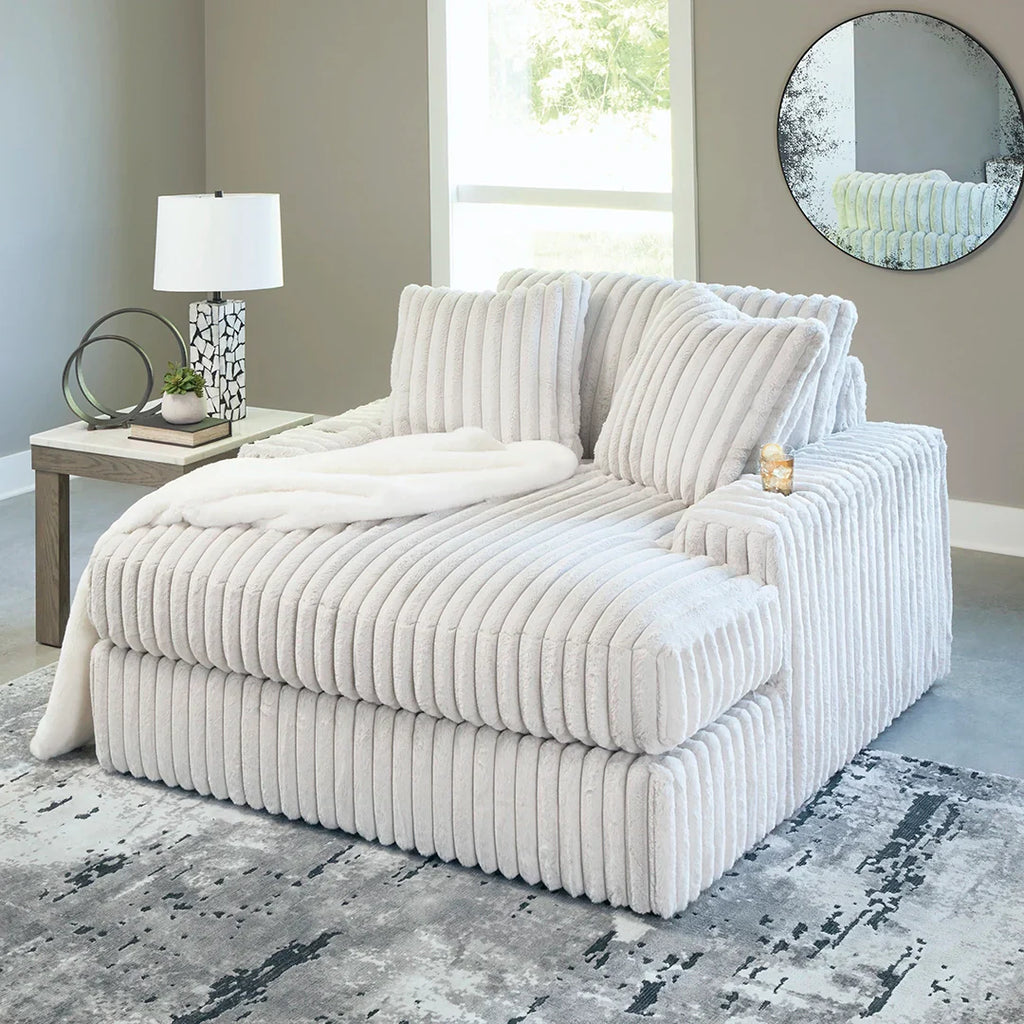 STUPENDOUS CHAISE