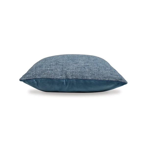 STANTONIA SQUARE CUSHION